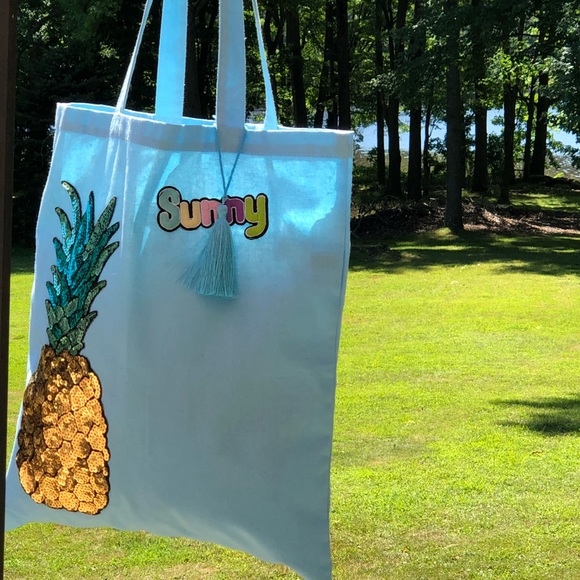 Beach Totes - Picture 2 of 8